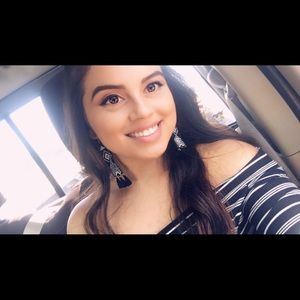 Meet your Posher, Elida